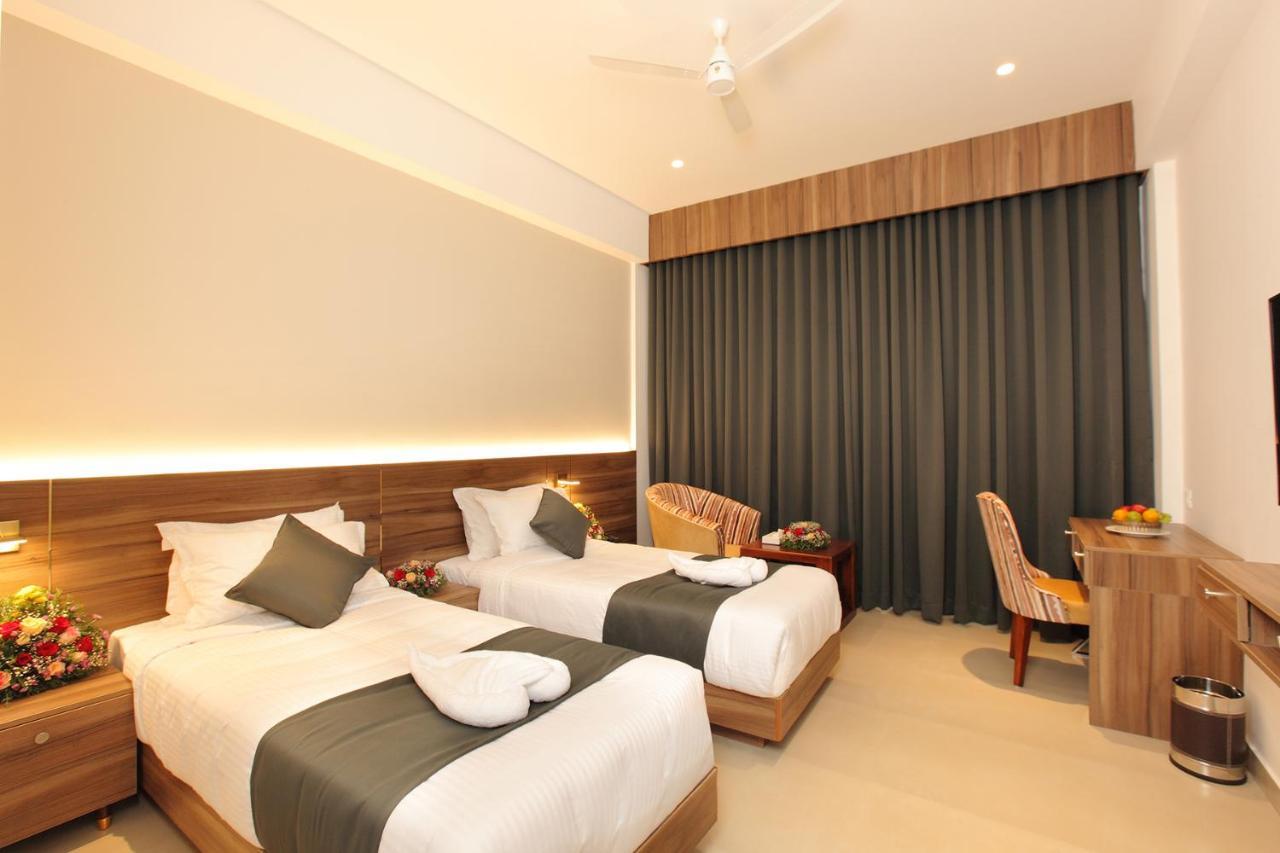 Hotel Maria Park Muvattupuzha Exterior photo