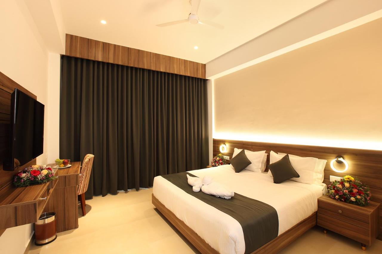 Hotel Maria Park Muvattupuzha Exterior photo